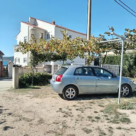Domagoj * ביבינייה